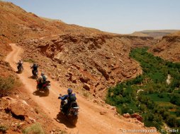 Voyager à moto : aventures au Maroc