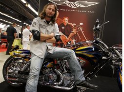 Arlen Ness : les mauvais garçons débarquent à Paris Arlen Ness : les mauvais garçons débarquent à Paris