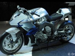 EICMA de Milan : BMW présente un concept à 6 cylindres