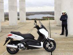 Yamaha X-Max 250