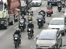 Le piège à motards des policiers sur l'A6 Le piège à motards des policiers sur l'A6