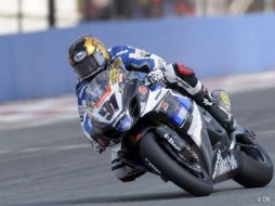 WSBK Kyalami : Haslam (Suzuki) enfume Biaggi (Aprilia) (...)