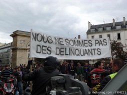 Appel du 18 juin : 350 motards à Dijon Appel du 18 juin : 350 motards à Dijon