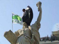Manif moto : la Liberté perd la tête à Toulon Manif moto : la Liberté perd la tête à Toulon