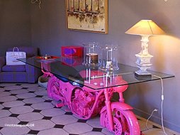 Art contemporain : les moto-tables d'Eddy Panger à (...)