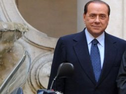 Salon de Milan 2011 : Berlusconi cherche un job (...)