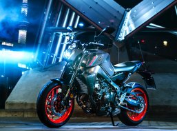 Yamaha MT-09 2021 : cylindrée, puissance et couple en (...)