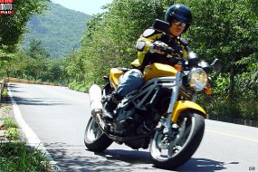 Hyosung 650 Comet