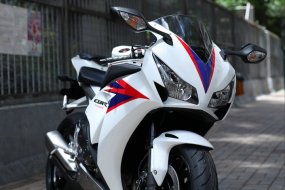 Nouveauté Honda 2012 : léger lifting pour la CBR 1000 (...)