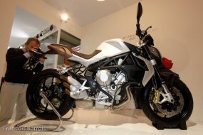 Milan - Nouveauté 2012 : MV Agusta Brutale 675 Milan - Nouveauté 2012 : MV Agusta Brutale 675
