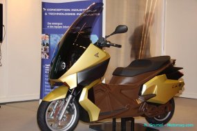 Innovation : un scooter électrique en fibre de (...)