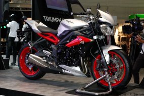 Nouveauté moto 2015 : Triumph Street Triple RX, (...)