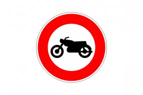 Un panneau motophobe, "spécial" tunnel de l'A86 Un panneau motophobe, "spécial" tunnel de (...)