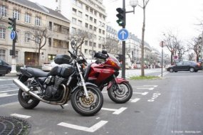 Paris : le stationnement moto payant demandé par (...)