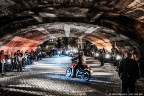 Electric Night Ride, Anvers et en silence