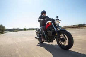 Essai Honda CMX 500 Rebel : jolie pour les jeunes (...)