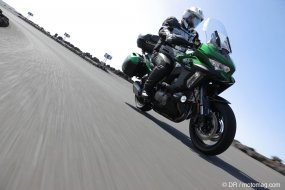 Kawasaki Versys 1000 SE : la gueule de l'emploi (+vidéo) Kawasaki Versys 1000 SE : la gueule de l'emploi (...)