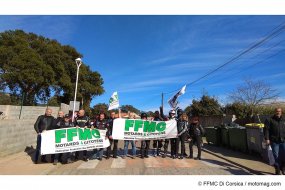 La FFMC di Corsica tape du poing sur la table pour la (...)