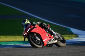 Essai Ducati Panigale V4 R : bestiale of course (...)