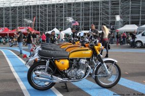 Jubilé au Castellet pour la CB 750 Four
