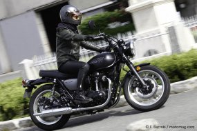 Kawasaki W800 Street : black is back