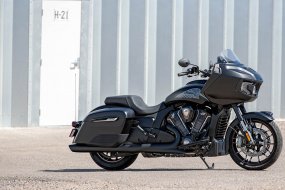 Salon Milan 2019 : Indian Challenger Dark Horse & Limited (...) Salon Milan 2019 : Indian Challenger Dark Horse & (...)