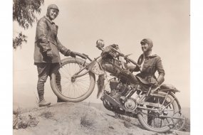 En 1916, la première traversée féminine à moto des USA Arton36691-8a42e