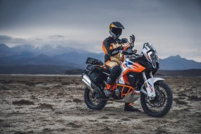 KTM présente sa 1290 Super Adventure R 2023