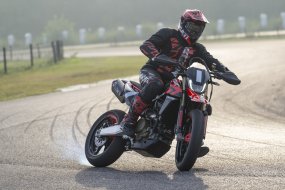 Ducati Hypermotard 698 : le retour du monocylindre chez (...)