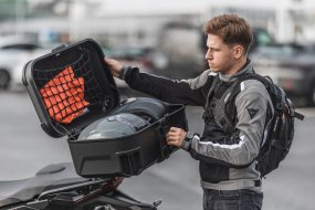 SW-Motech DUSC XL : un nouveau top case de 55 litres (...)