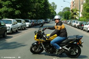 Effectuer un demi-tour à moto Effectuer un demi-tour à moto