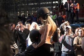 Trash et moto : pas de « Boobs on Bikes » en Nouvelle-Zélande