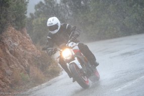 10 conseils pour rouler sous la pluie à moto