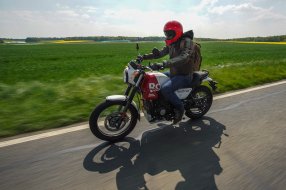 Essai Royal Enfield Scram 411 : simple et funky