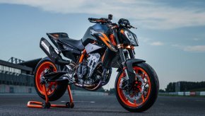 La KTM 890 Duke R 2022 se pare d'un nouveau (...)