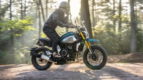 CFMoto CL-X 700 ADV : la version scrambler se (...)