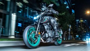 Yamaha MT-07 2023 : un écran TFT connecté et une version (...)