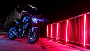 Yamaha MT-07 2025 : des évolutions et une boite Y-AMT en (...)
