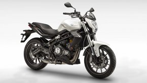 Nouvelle Benelli BN 302 : la mini ER6-N venue (...)