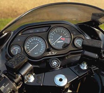 Kawasaki 1100 ZZR : surveillez les voyants