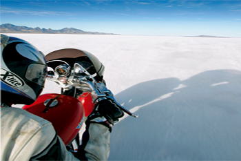 Lac salé de Bonneville : du blanc, du bleu... gaz !