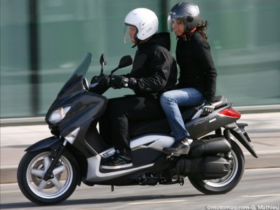 Test Yam 125 X-Max/MBK Skycruiser : duo moyen