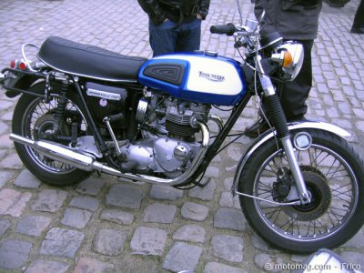 14e Traversée de Paris : Triumph 750 Bonneville