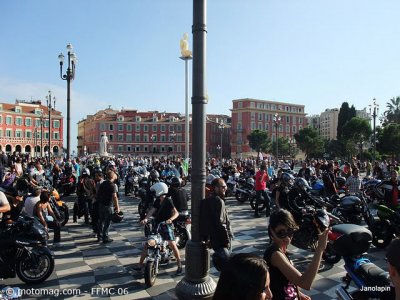 Manif 10 septembre Nice : arrivée place Masséna