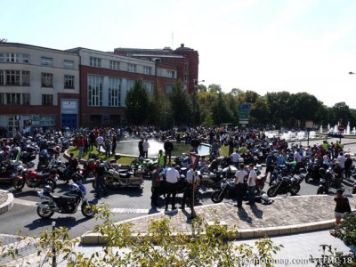 Manif 10 sept. Bourges : rond-point occupé