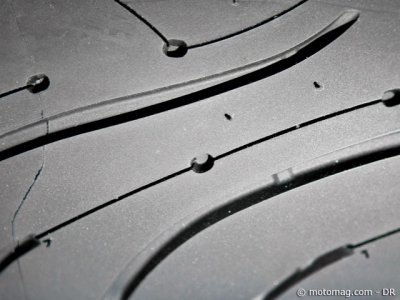 Test Michelin Pilot Road 3 : sculptures +