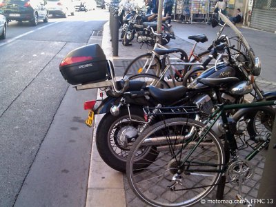 Stationnement moto à Marseille : confusion