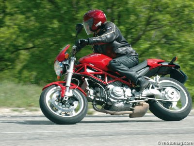 Ducati Monster 1000 S2R : Gaz à donf !!!!!