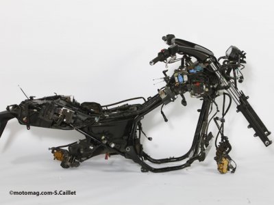 Bilan 50 000 km Honda 700 DN01 : le cadre à nu