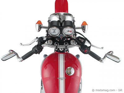 Triumph 900 Thruxton : à bord